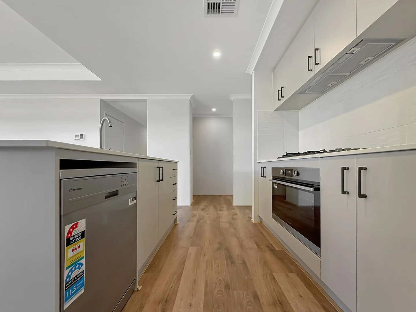 12 Narracan Avenue, Lakelands WA 6180