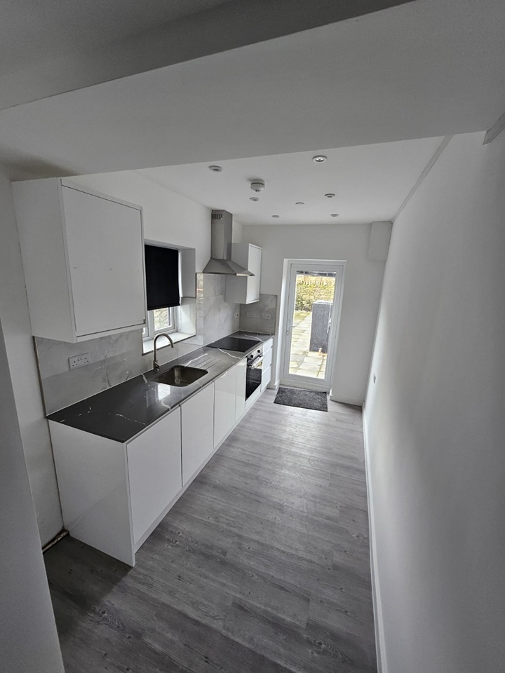 2 Bed Flat, Cardiff, CF24, N1 7GU photo 2