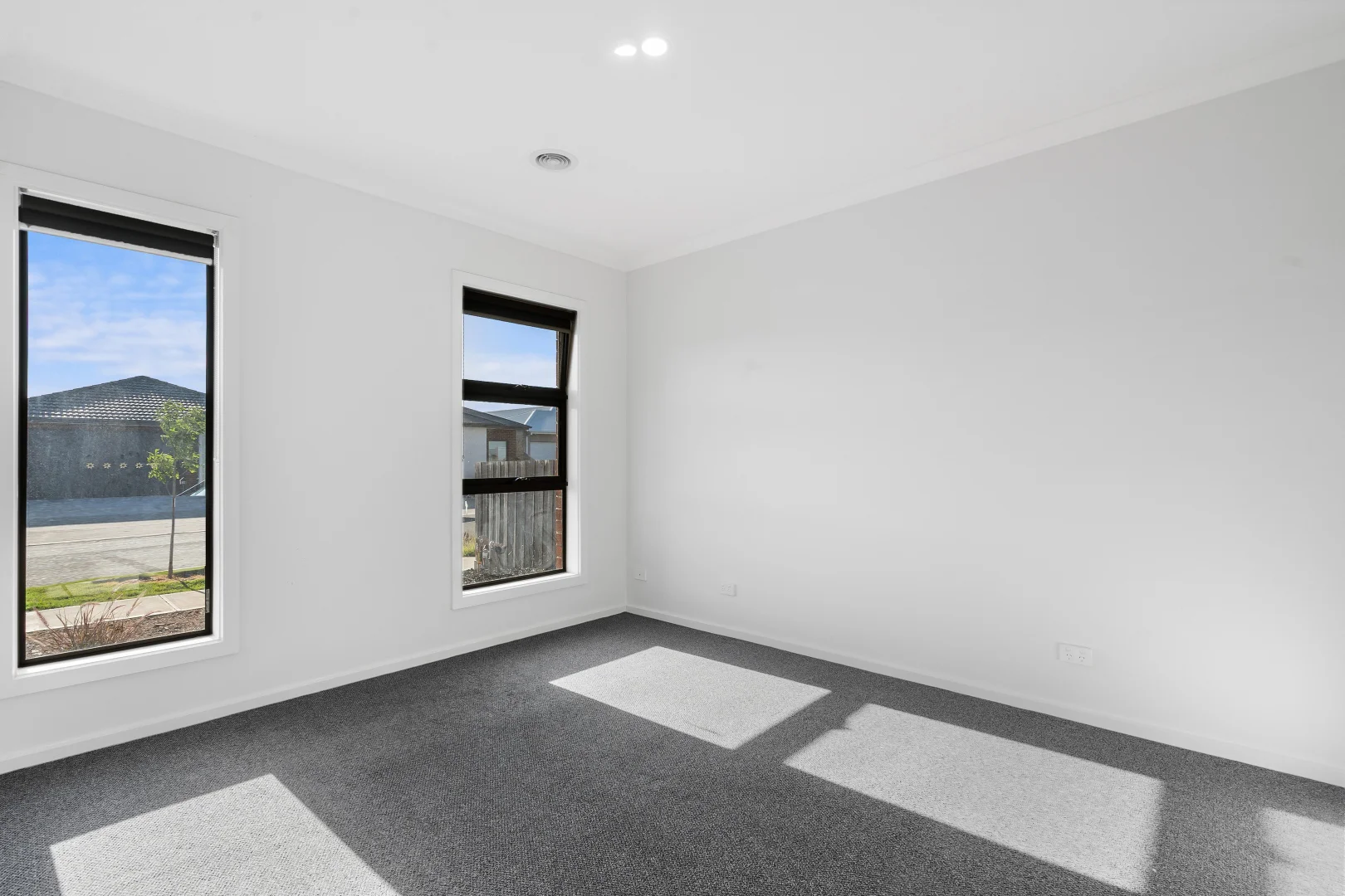 28 Bushranger Circuit, Beveridge VIC 3753 photo 2