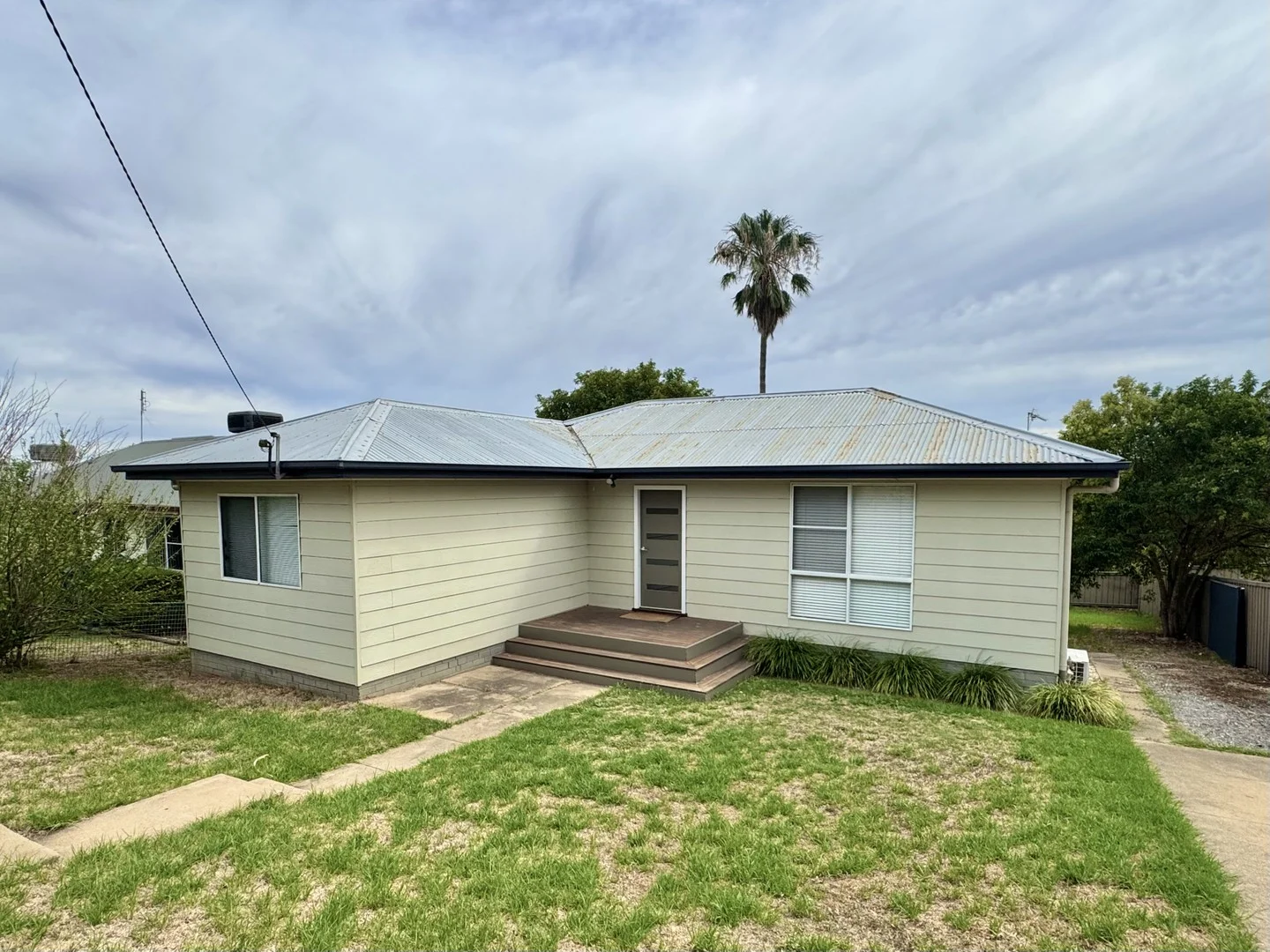 7 CLIFTON STREET, Young NSW 2594