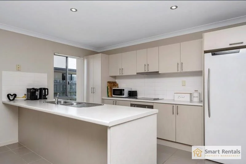 1 Cassinia Street, Mount Low QLD 4818 photo 3
