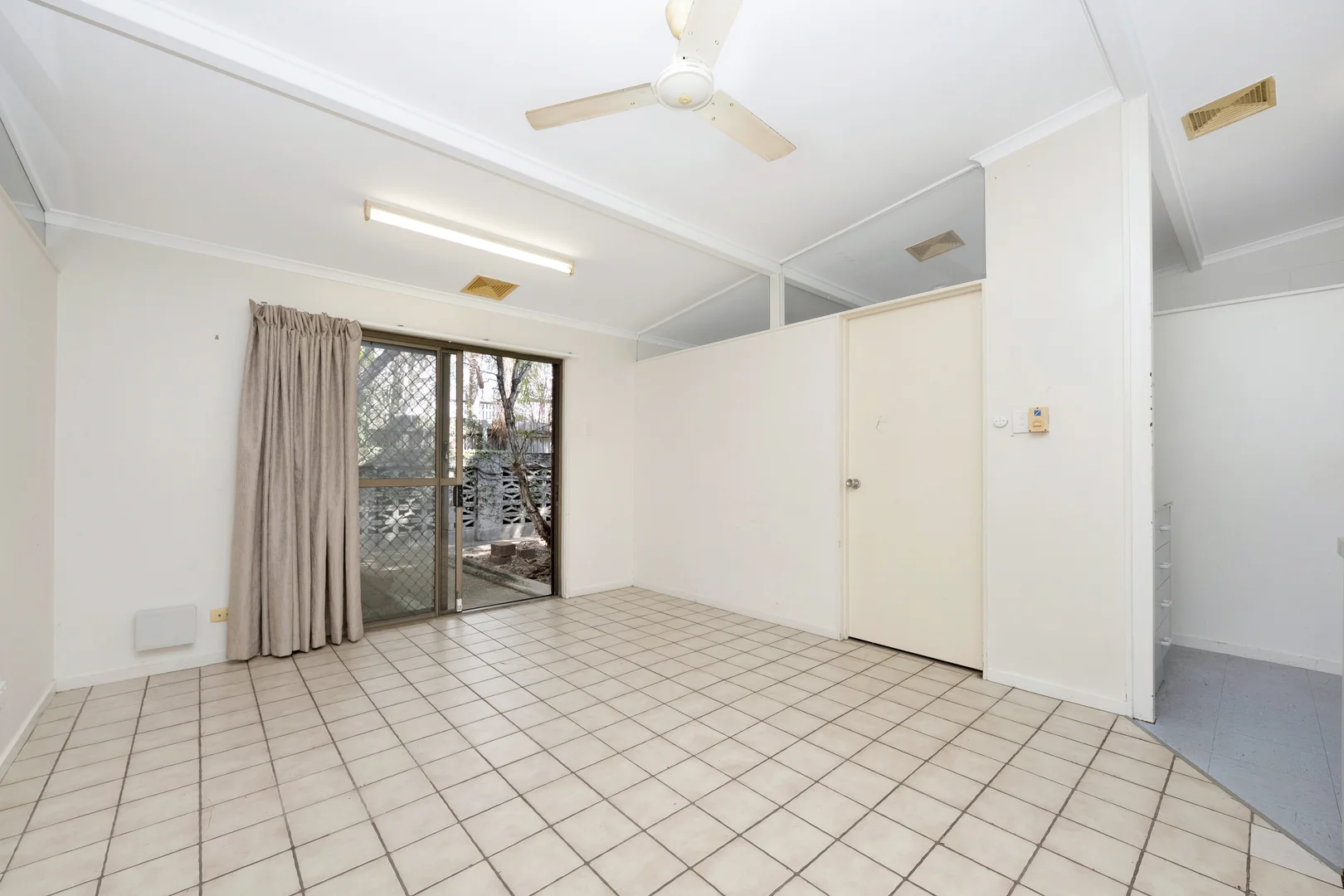 Additional image 4 of 4/55 Cook Street, North Ward QLD 4810