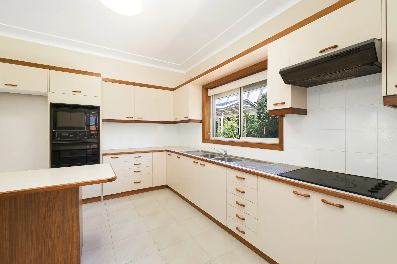 7 Howie Avenue, Cronulla NSW 2230 photo 2