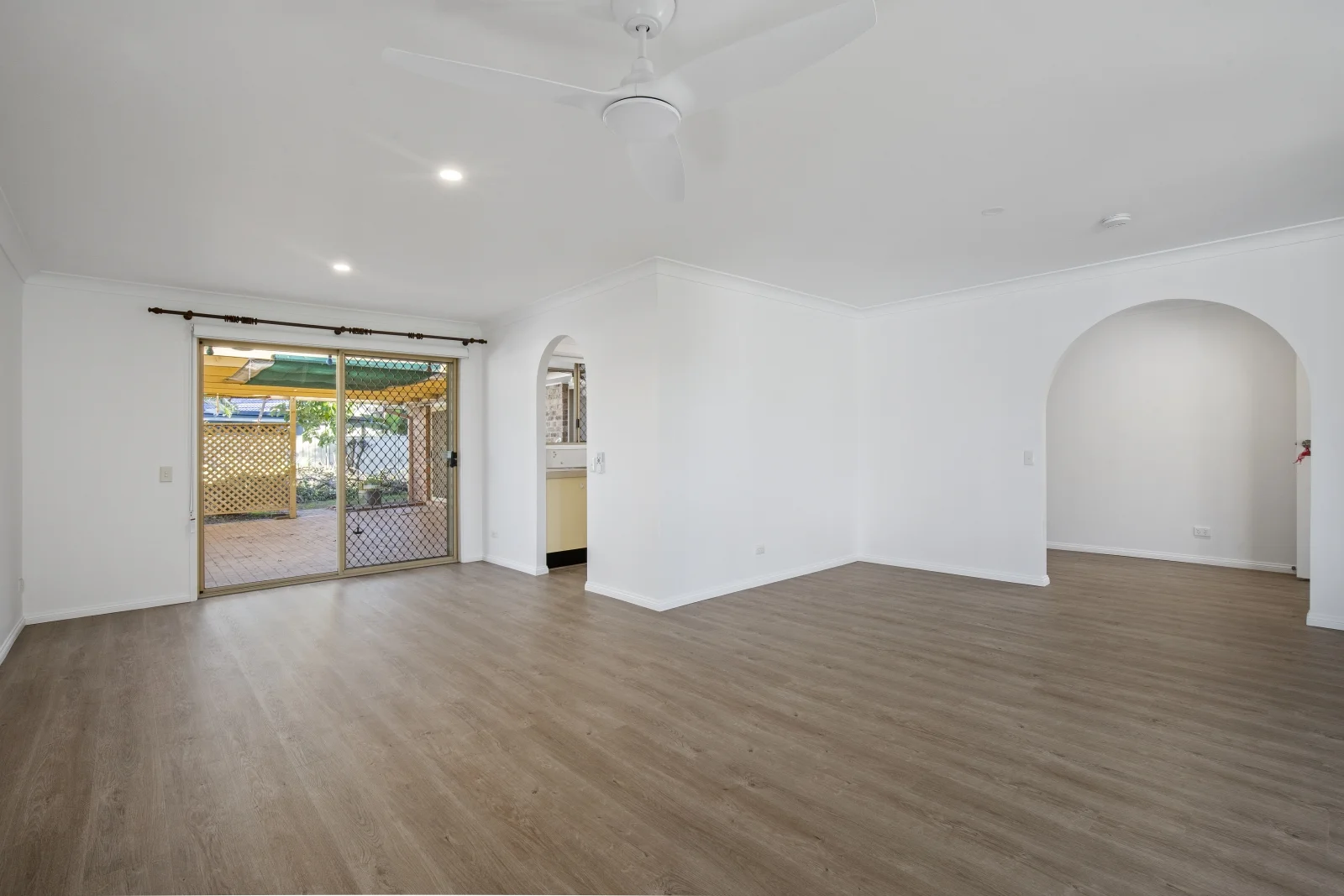 90 Mountain View Avenue, Burleigh Waters QLD 4220