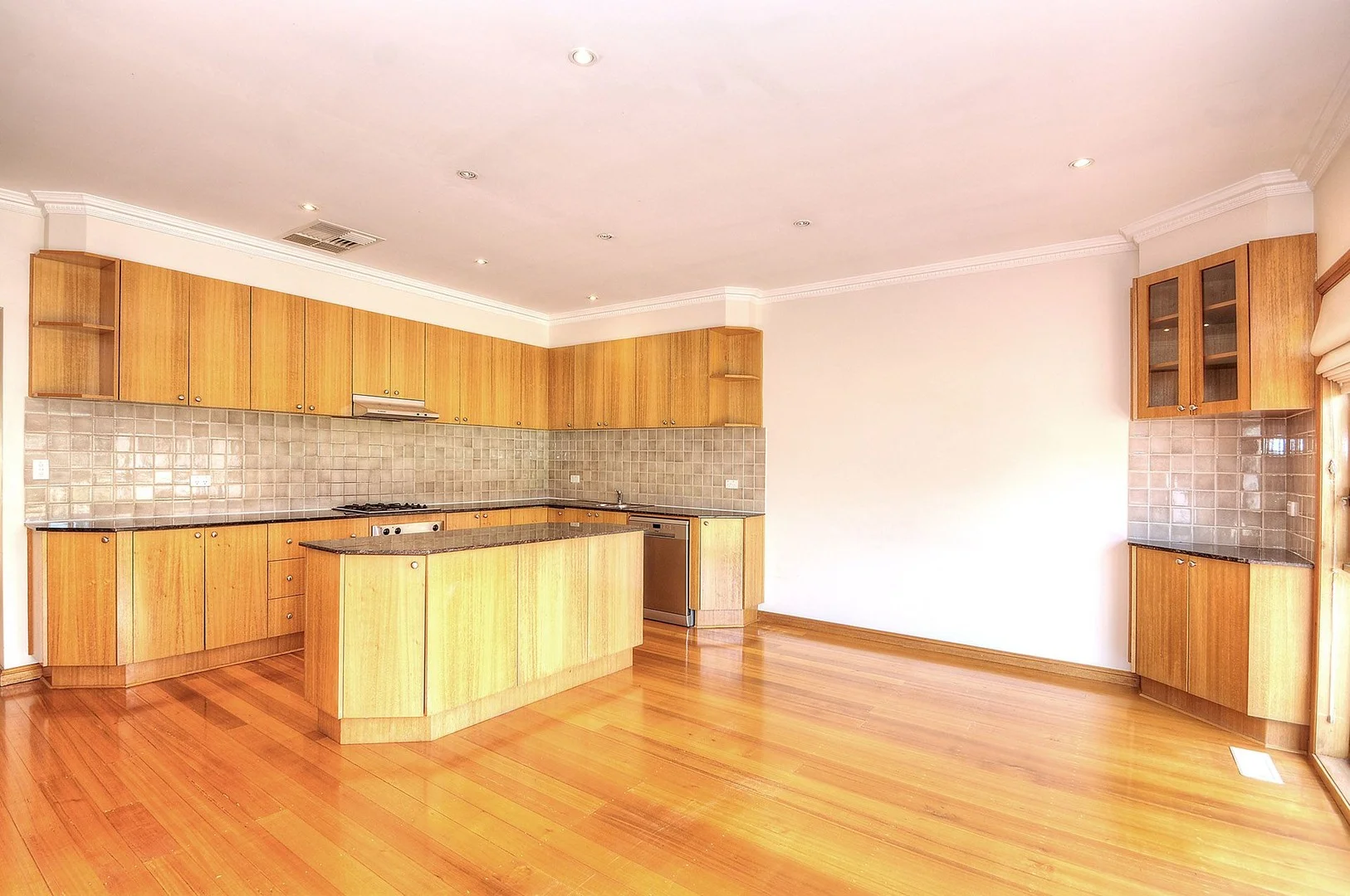 Additional image 2 of 17 Shanahan Crescent, McKinnon VIC 3204