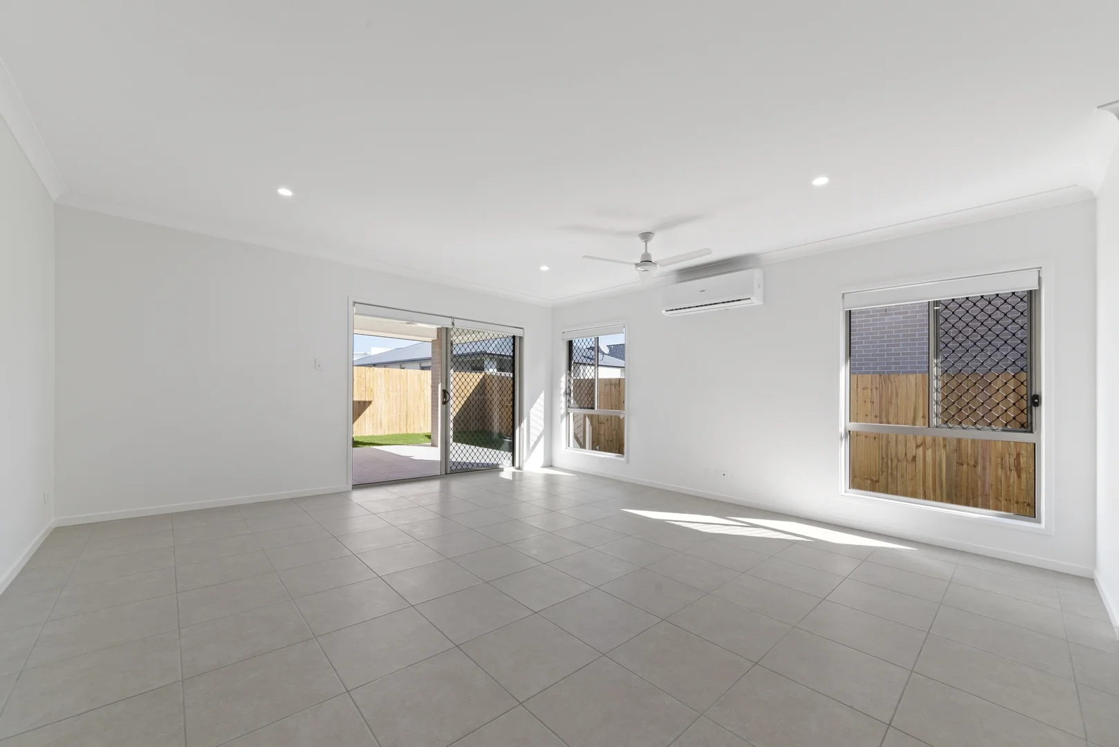 Additional image 3 of 93 Lakeview Prom, Newport QLD 4020