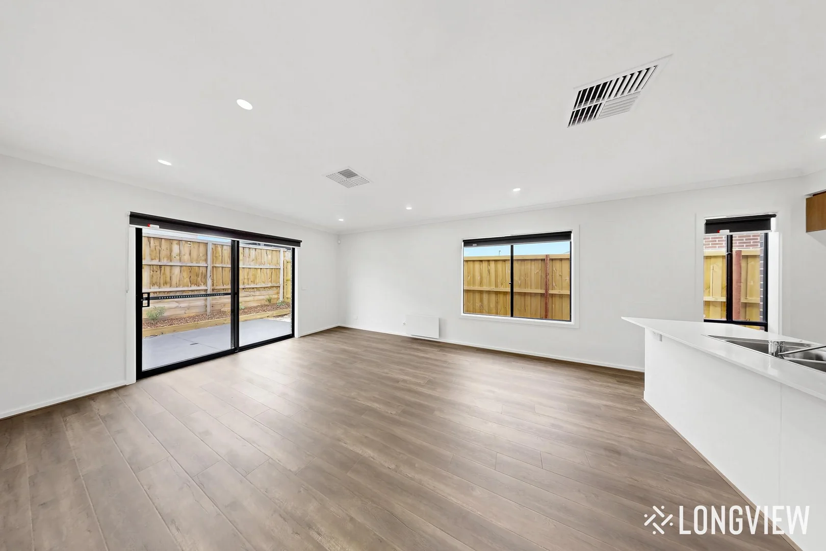 4 Eutaxia Street, Sunbury VIC 3429 photo 4