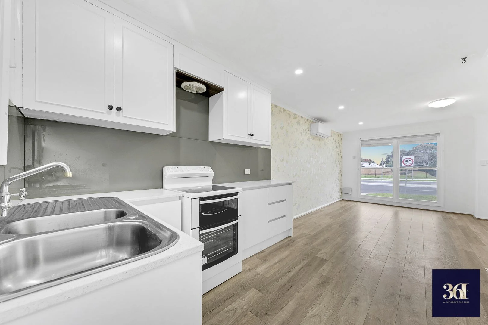 Additional image 5 of 2/2 Railway Avenue, Werribee VIC 3030