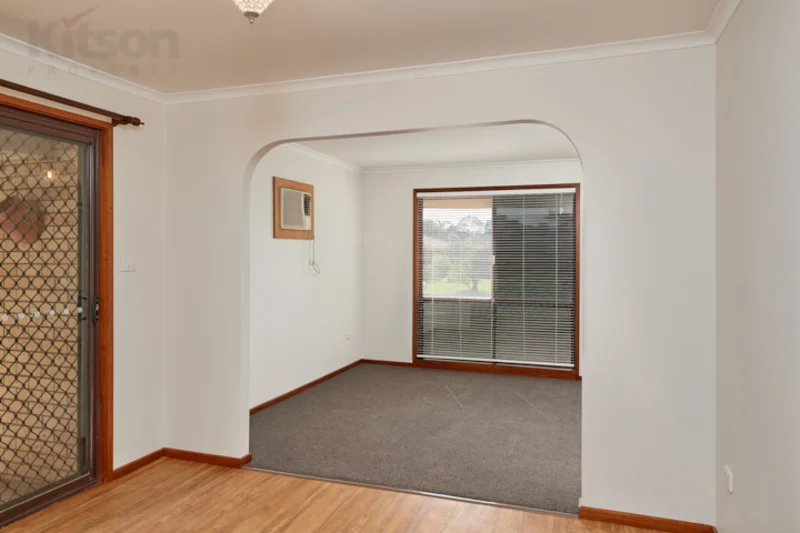 Additional image 4 of 8 Warrambool Crescent, Glenfield Park NSW 2650