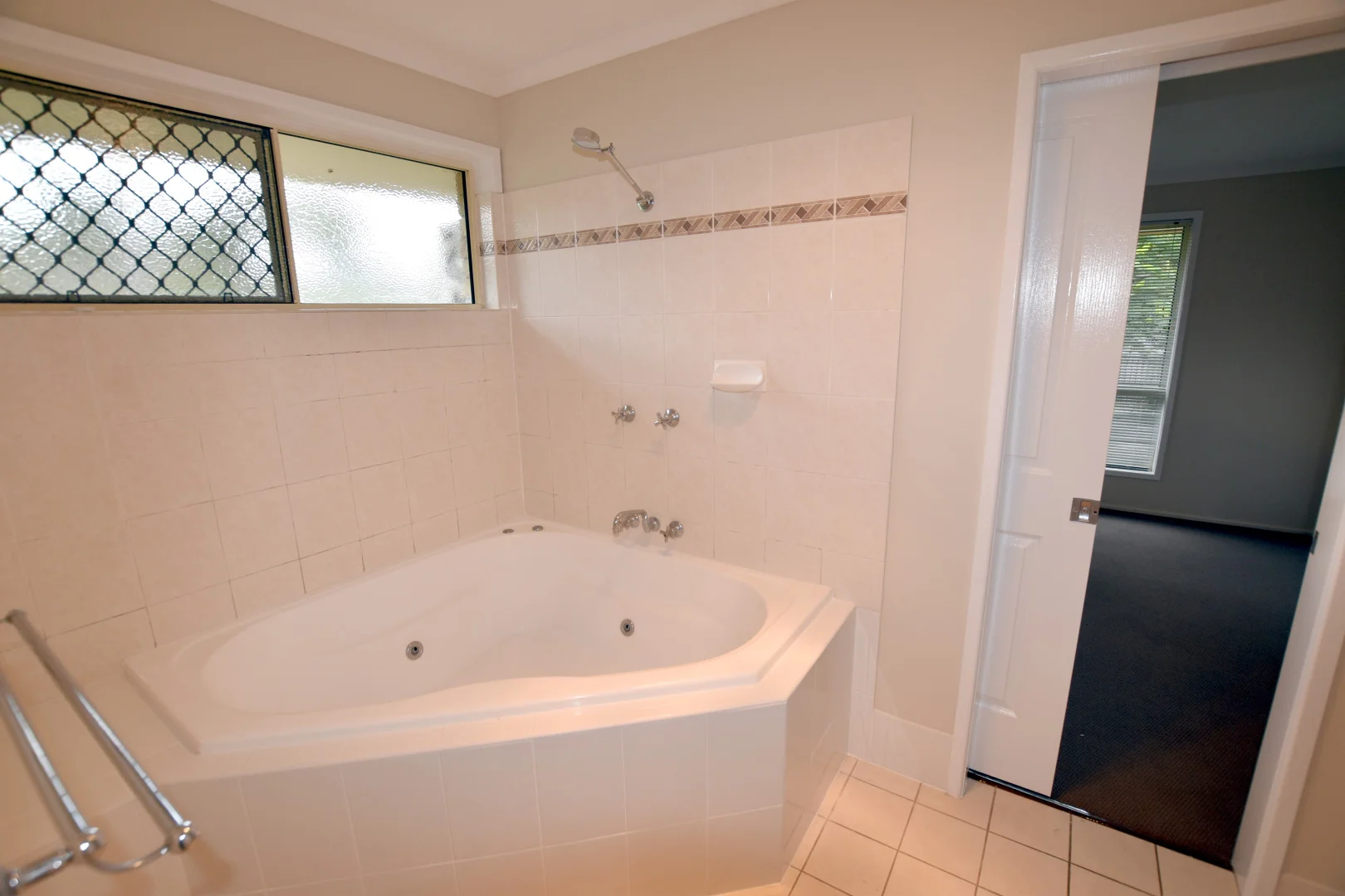 Additional image 11 of 9B Windward Passage, South Gladstone QLD 4680