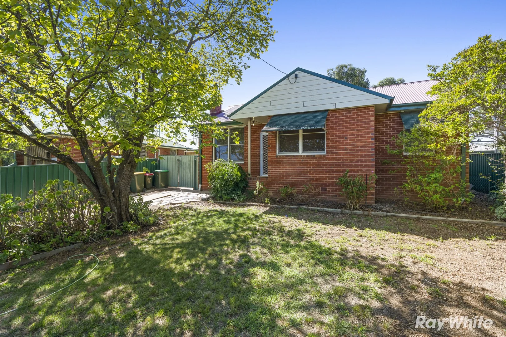 97 Macleay Street, Turvey Park NSW 2650