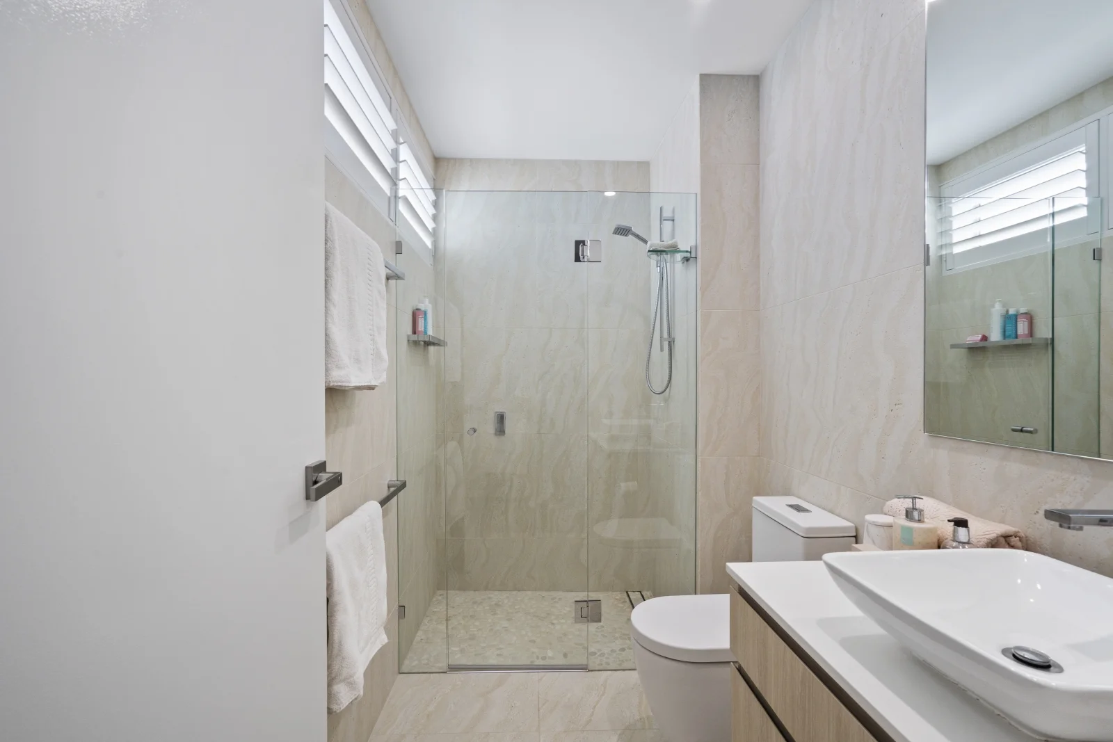 Additional image 15 of 2 Petrel Ave, Mermaid Beach QLD 4218