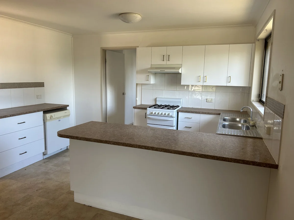 Additional image 4 of 60 Sunset Drive, Albury NSW 2640