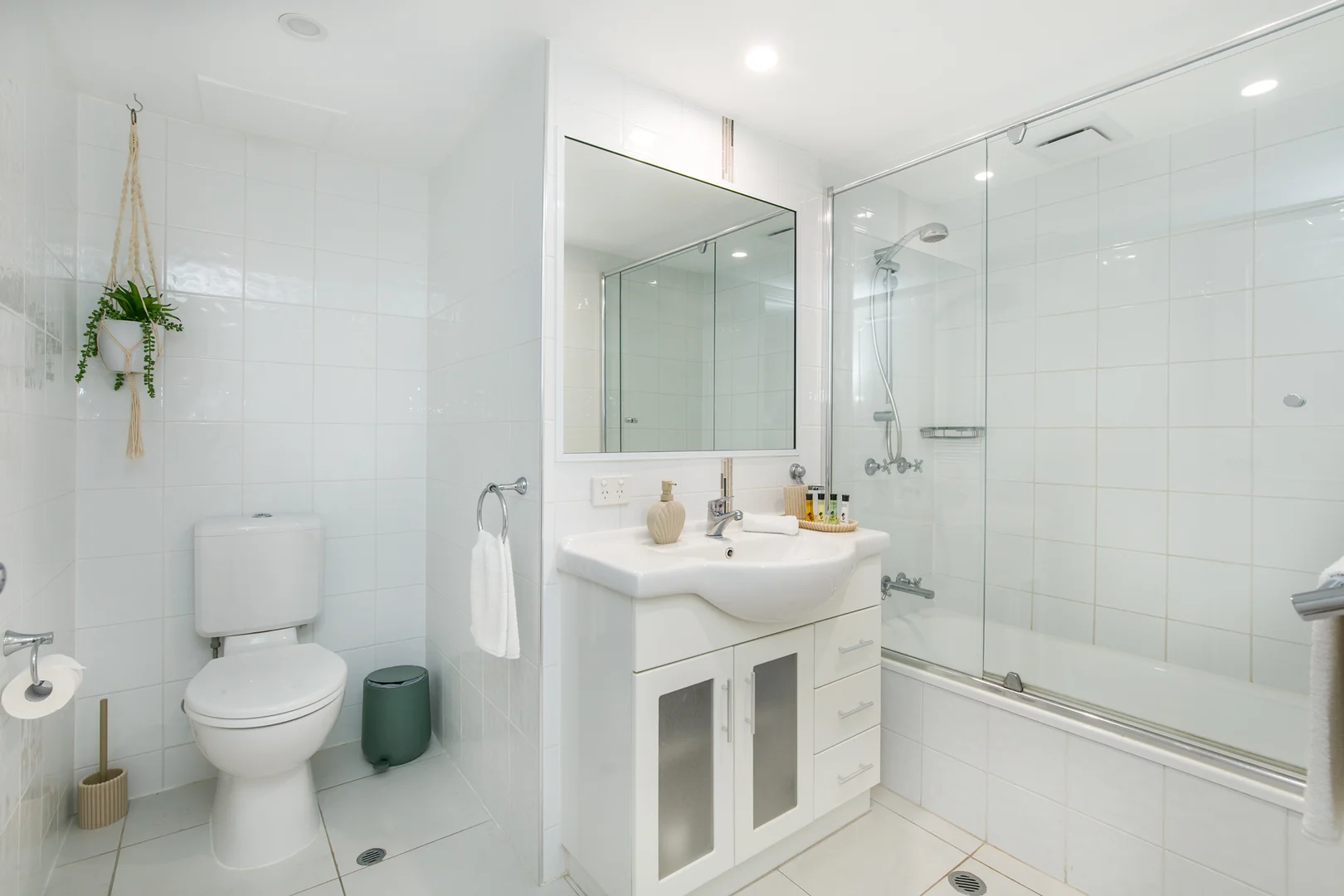Additional image 13 of 14/60 Goodwin Terrace, Burleigh Heads QLD 4220