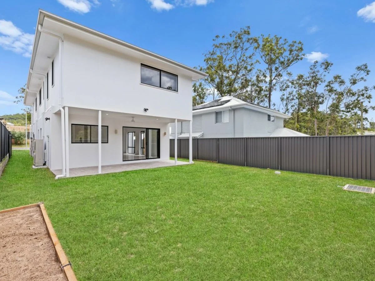 19 Standley Place, Spring Mountain QLD 4300 photo 2