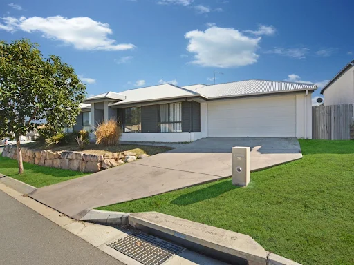 25 Hallvard Crescent, Augustine Heights QLD 4300
