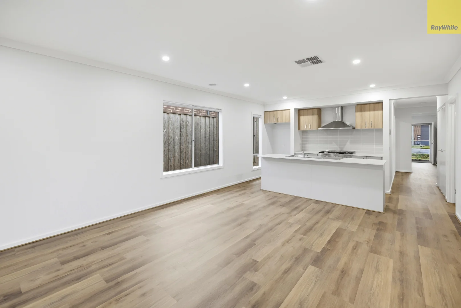 20 Holman Crescent, Bacchus Marsh VIC 3340 photo 3