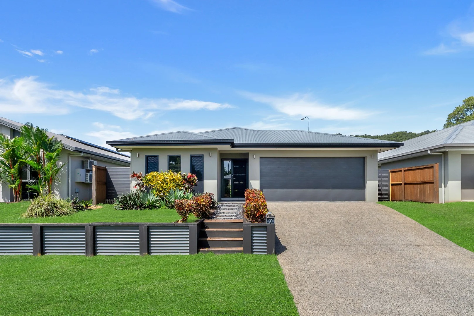 7 Midship Street, Trinity Beach QLD 4879
