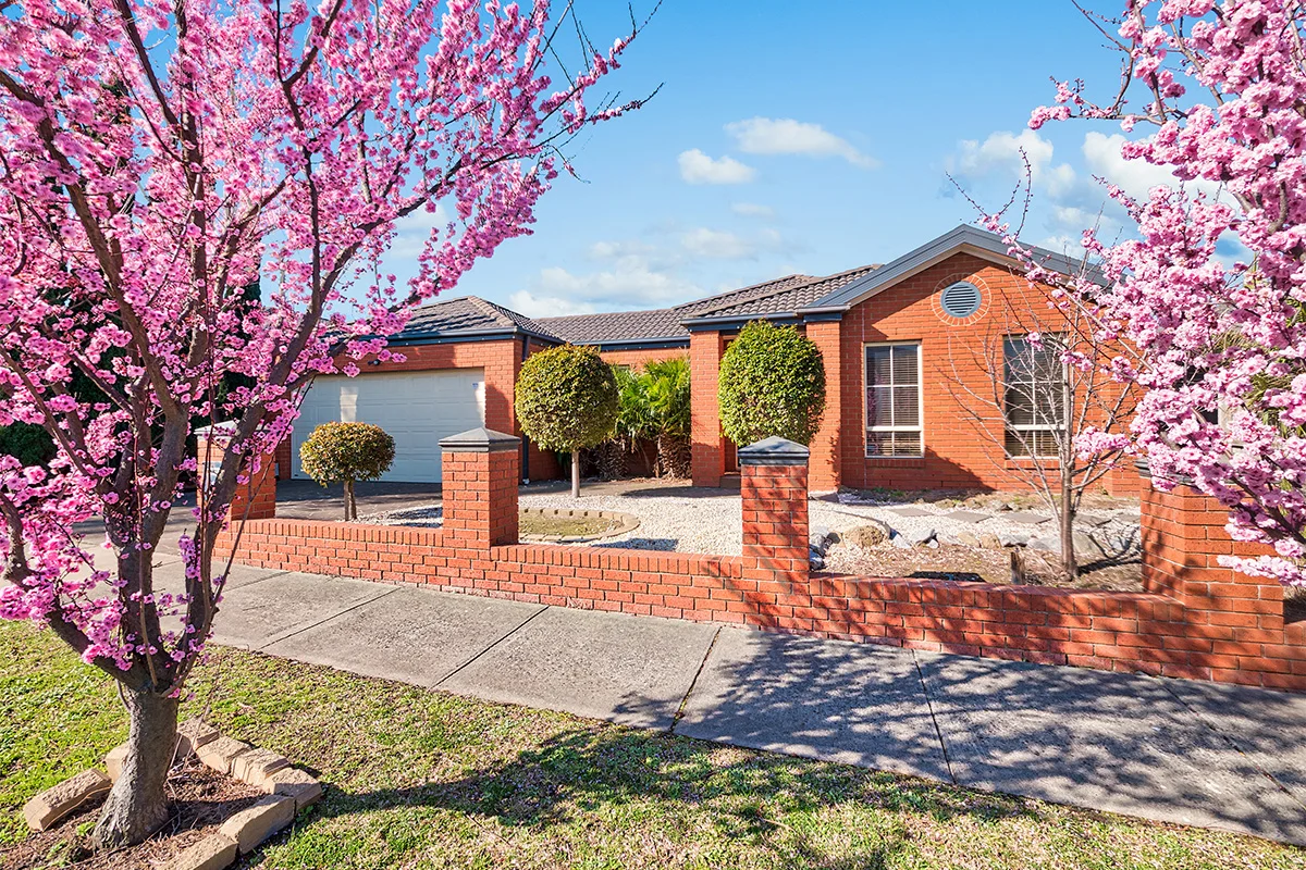 10 Glenbrook Crescent, Lynbrook VIC 3975