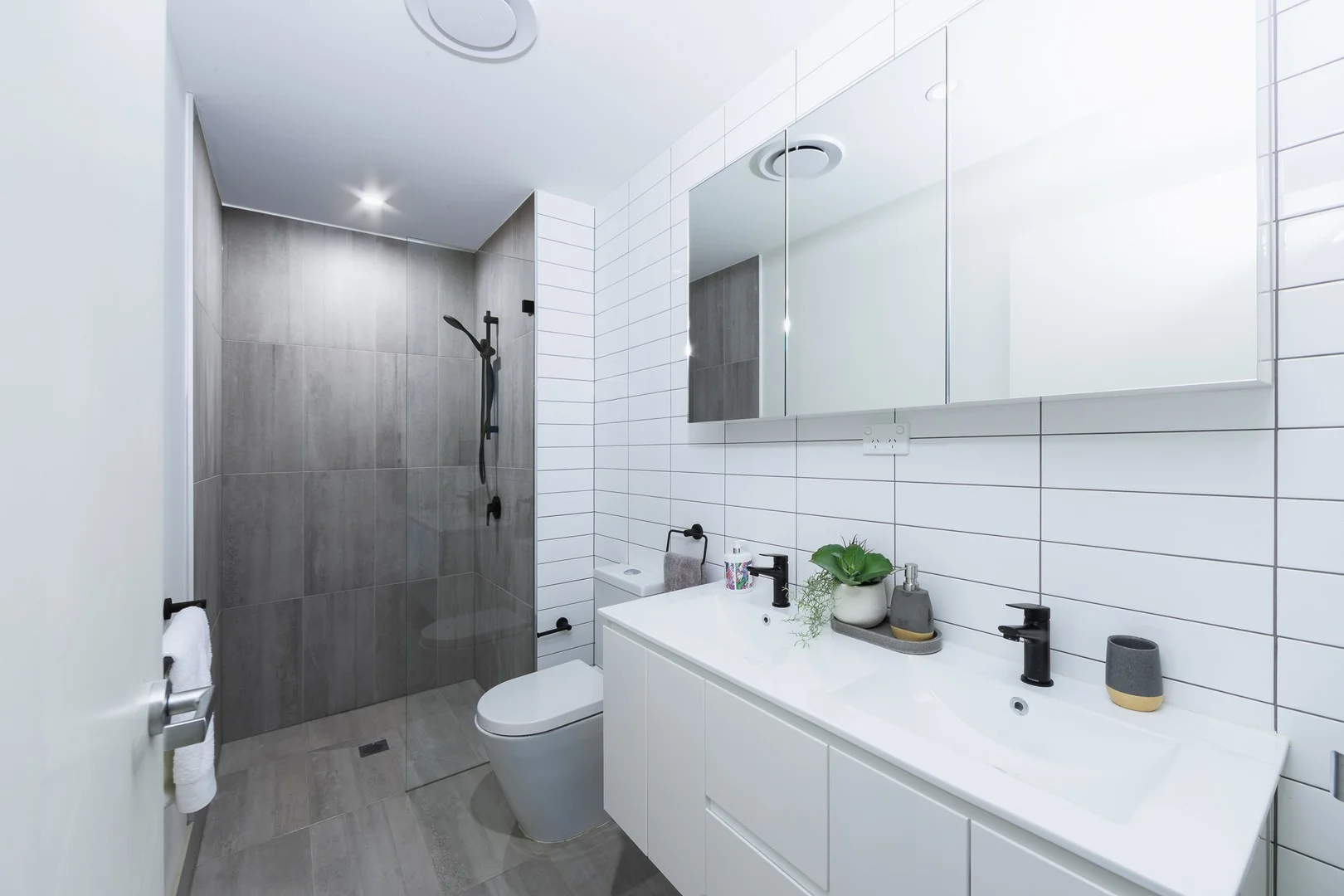 Additional image 9 of 401/1562 Canterbury Road, Punchbowl NSW 2196