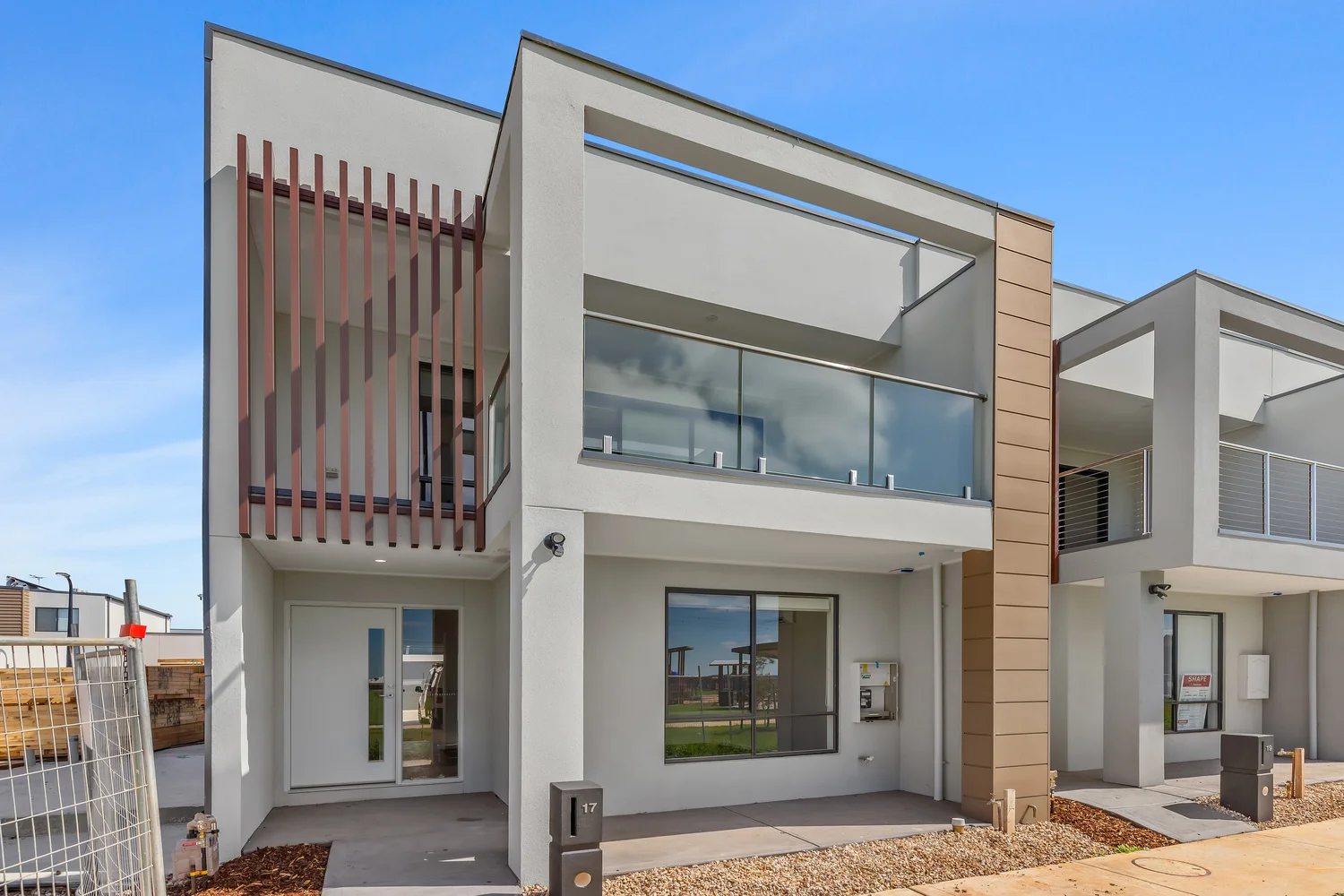 17 Sottera Walk, Fraser Rise VIC 3336