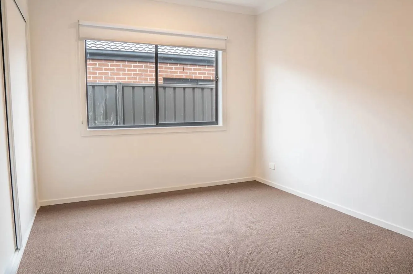33 Rotary Street, Clyde VIC 3978