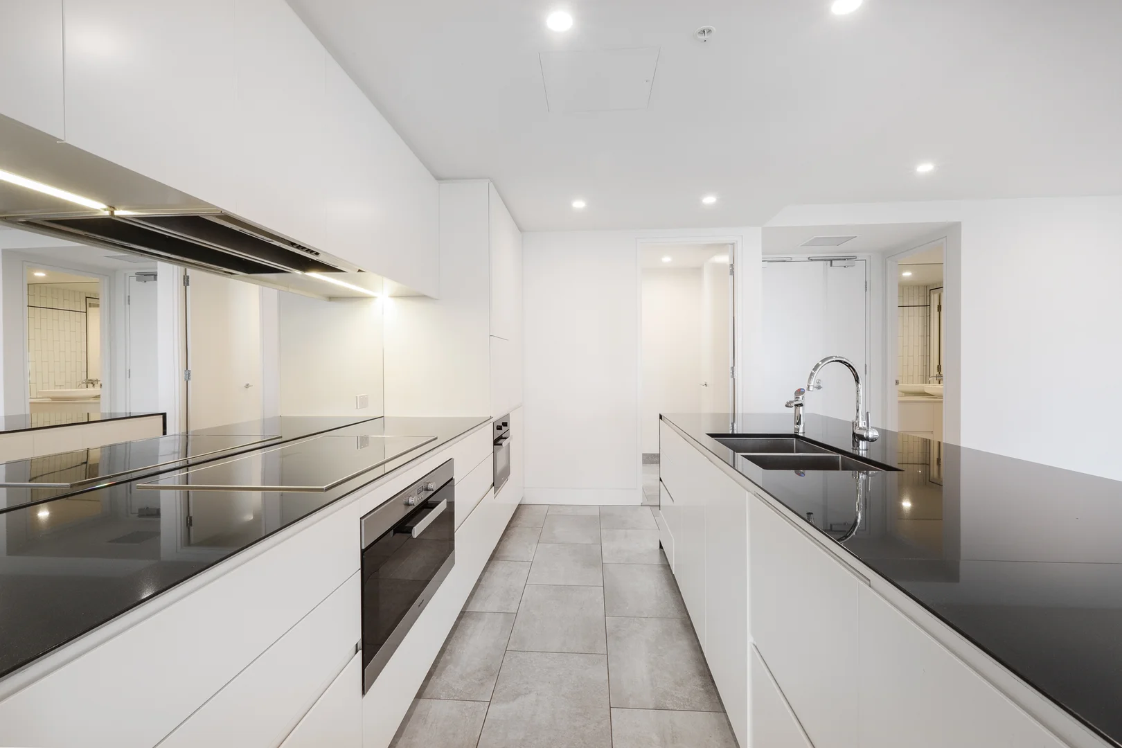 Additional image 2 of 1801/151 Berkeley Street, Melbourne VIC 3000