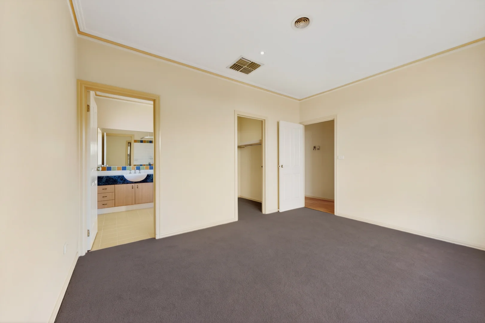 Additional image 6 of 2/128 Deakin St, Essendon VIC 3040