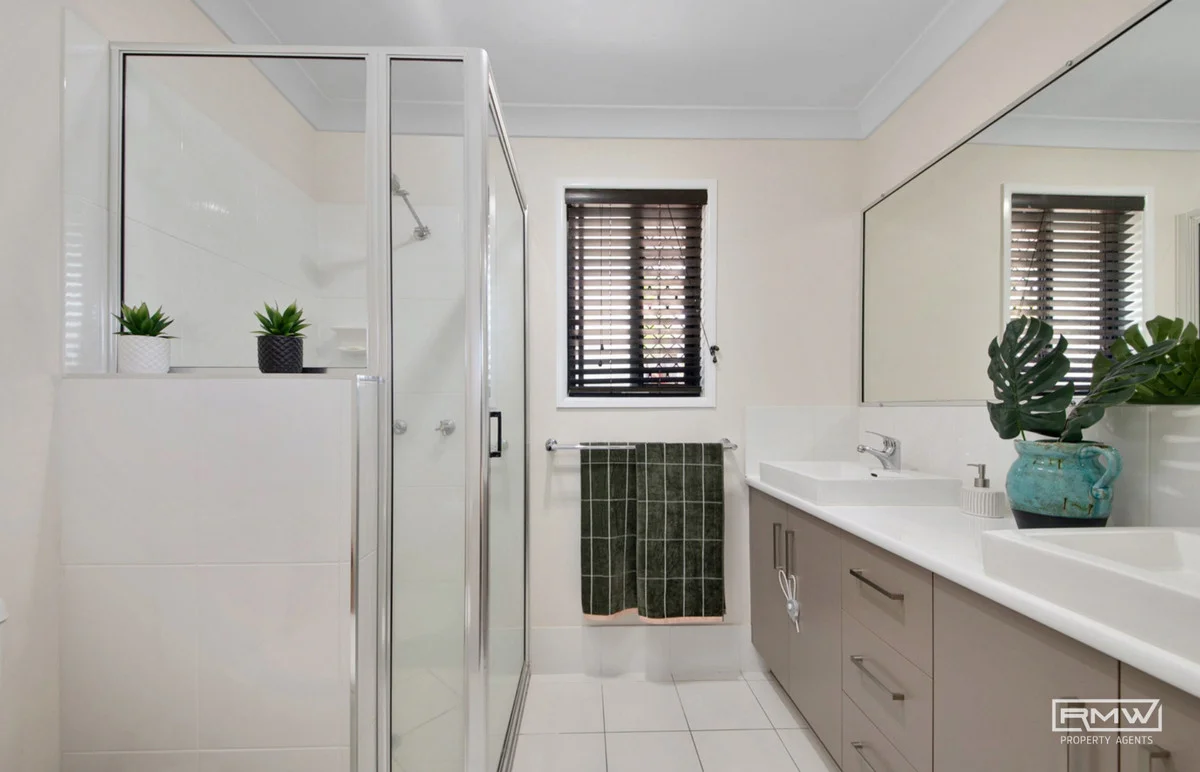 Additional image 11 of 4 Seashell Court, Lammermoor QLD 4703