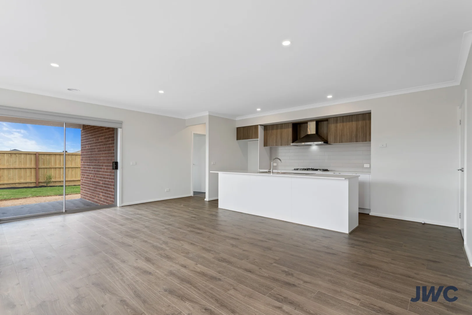 6 Horton Drive, Werribee VIC 3030 photo 3