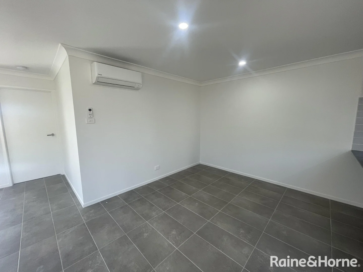 Additional image 4 of 1/8 Bonneville Boulevard, Goulburn NSW 2580