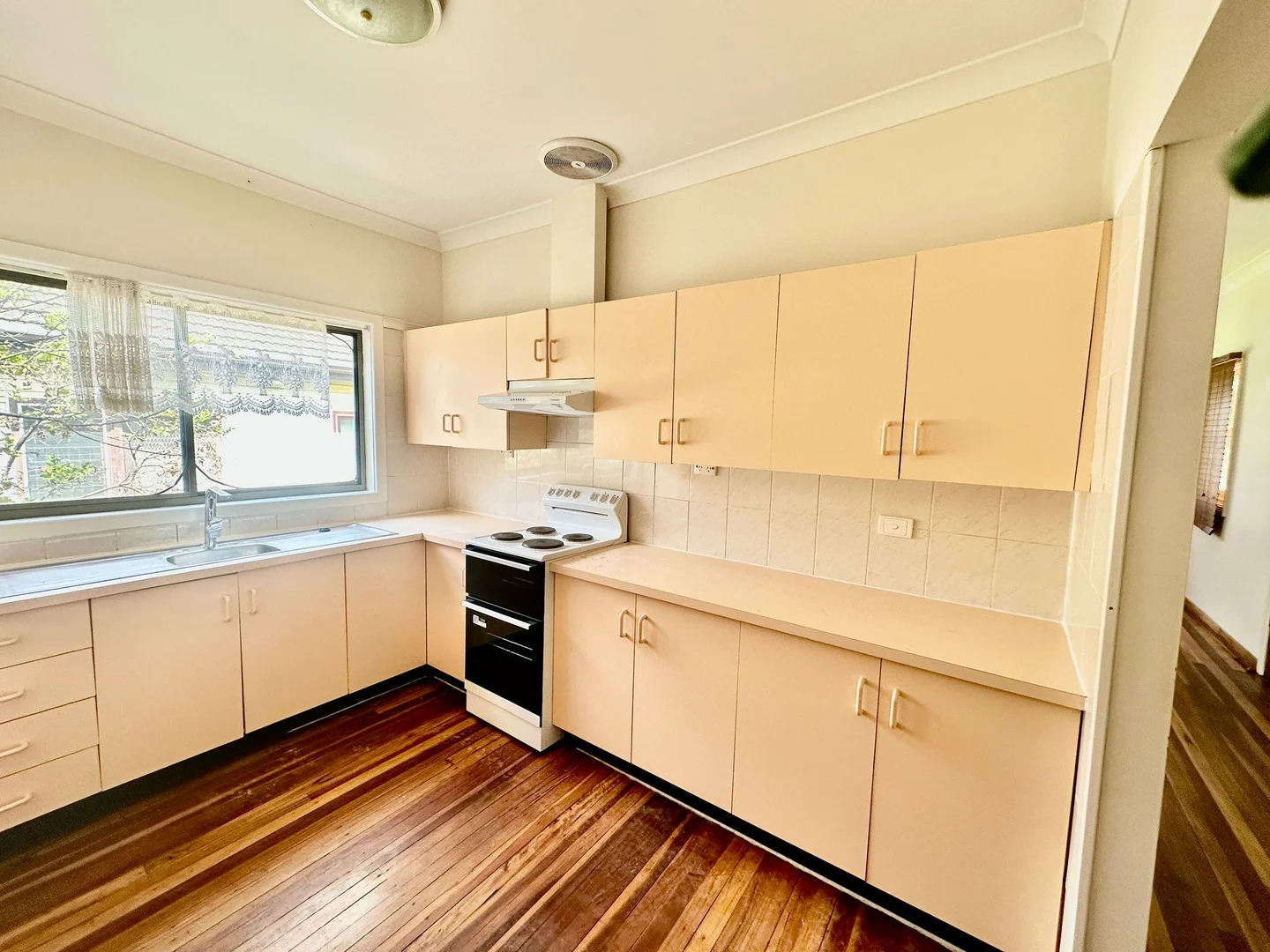 77 Caloola Avenue, Constitution Hill NSW 2145 photo 3