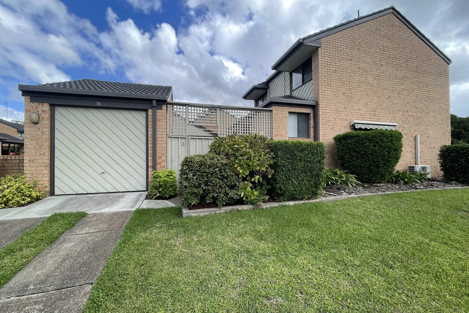 16/26 Willcox Avenue, Singleton NSW 2330