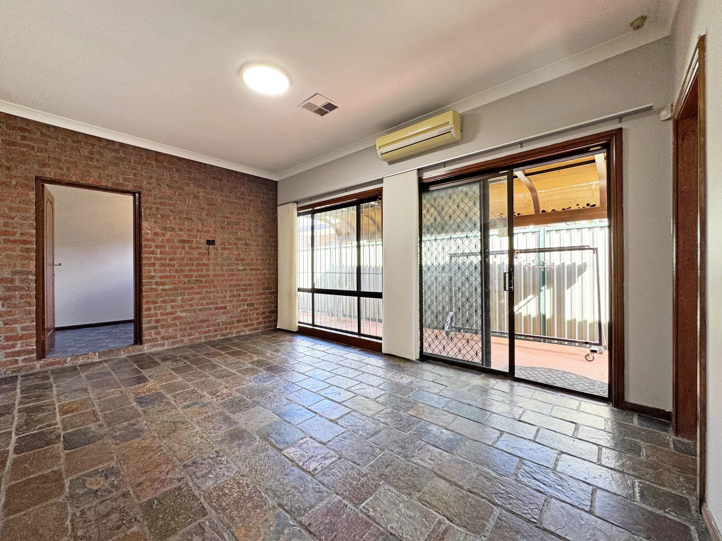 Additional image 5 of 614 Cabramatta Road, Mount Pritchard NSW 2170