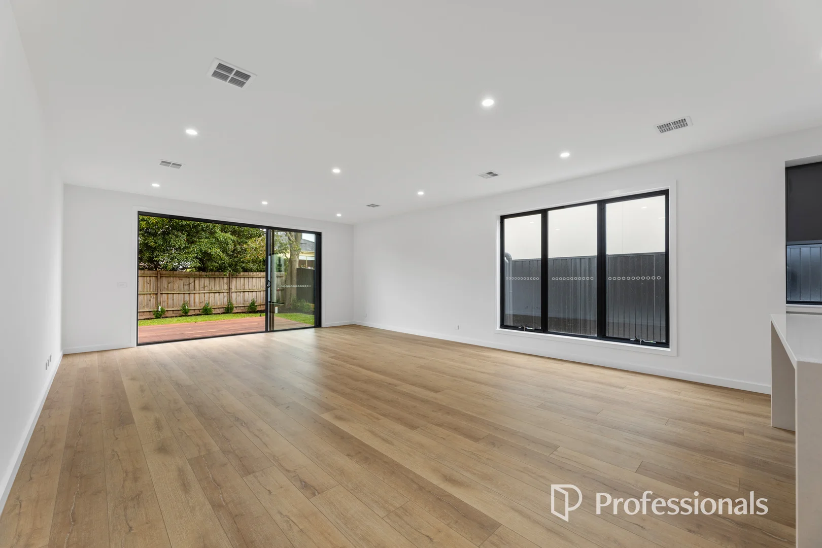 Additional image 3 of 39b Parkmore Road, Bentleigh East VIC 3165