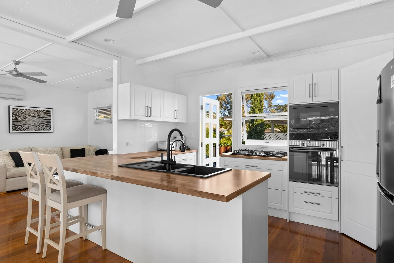 14 Bath Street, Labrador QLD 4215