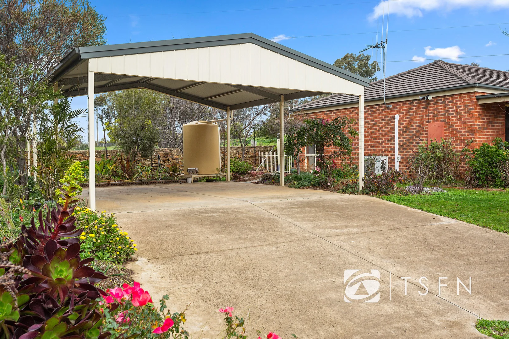 Additional image 9 of 6 Emma Place, Quarry Hill VIC 3550