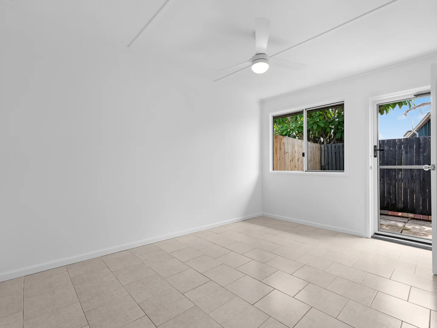 Additional image 2 of 4/550 Esplanade, Urangan QLD 4655