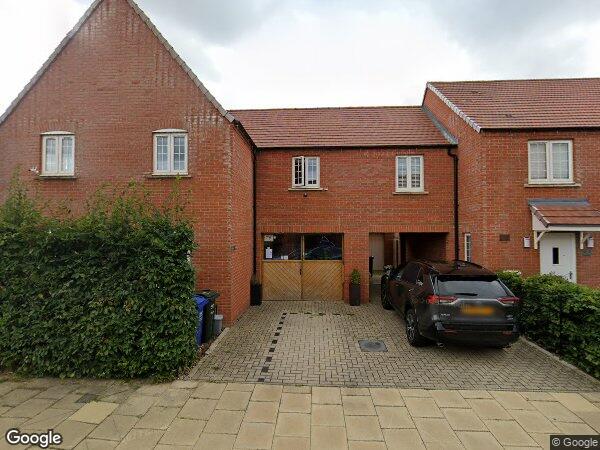 6 Bed Semi-Detached House, Redcar Road, OX26, N1 7GU