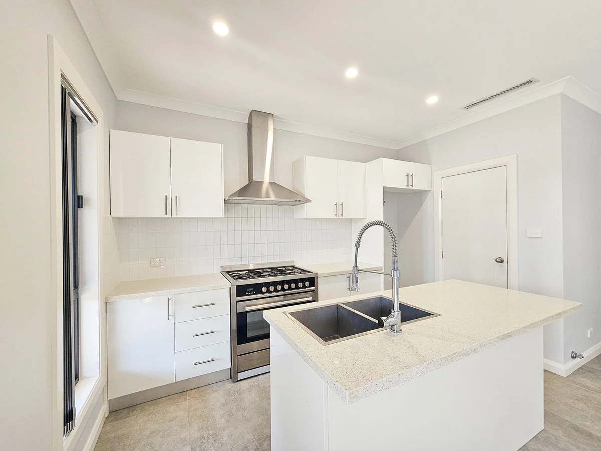 92A Nicholson Parade, Spring Farm NSW 2570 photo 4