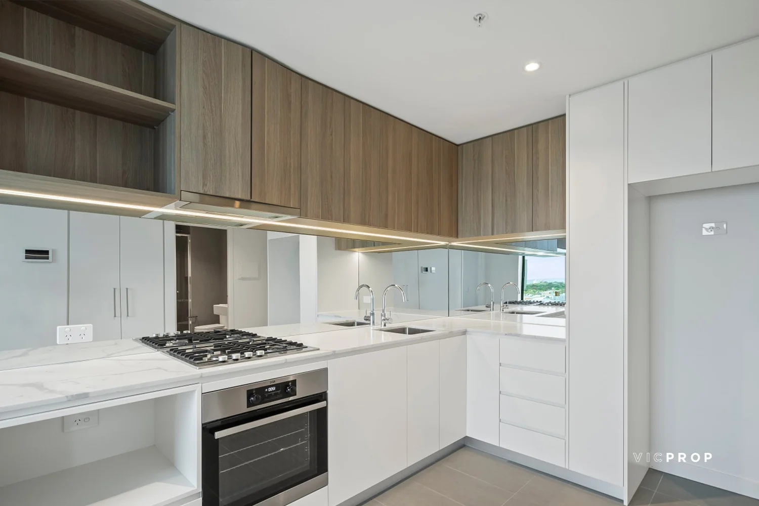1009/43 Hancock Street, Southbank VIC 3006