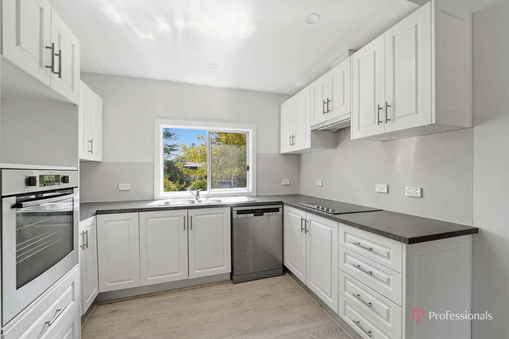 Additional image 2 of 16 Rowan Avenue, Uralla NSW 2358