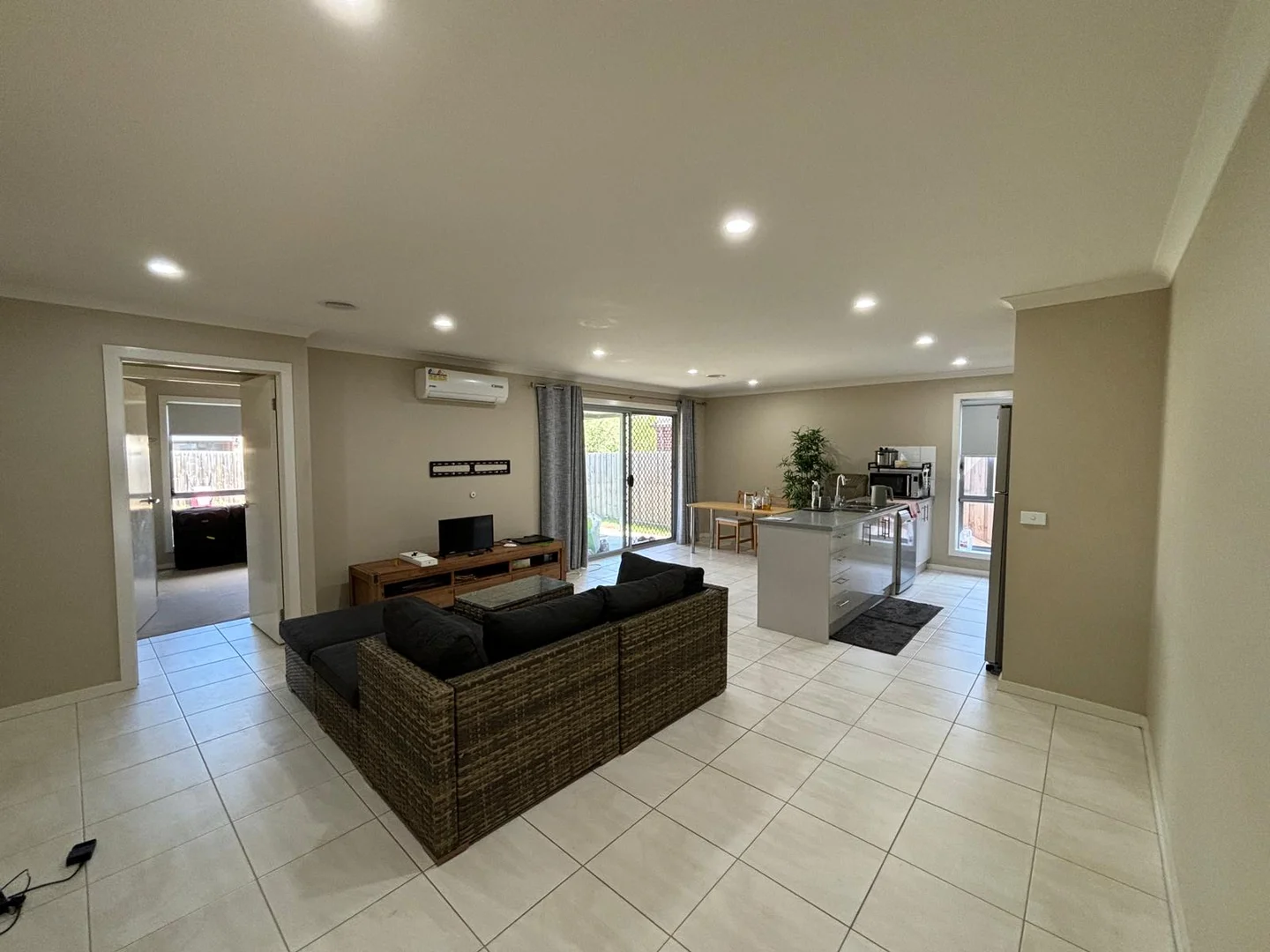 Additional image 2 of 3 Hinkler Crescent, Brookfield VIC 3338