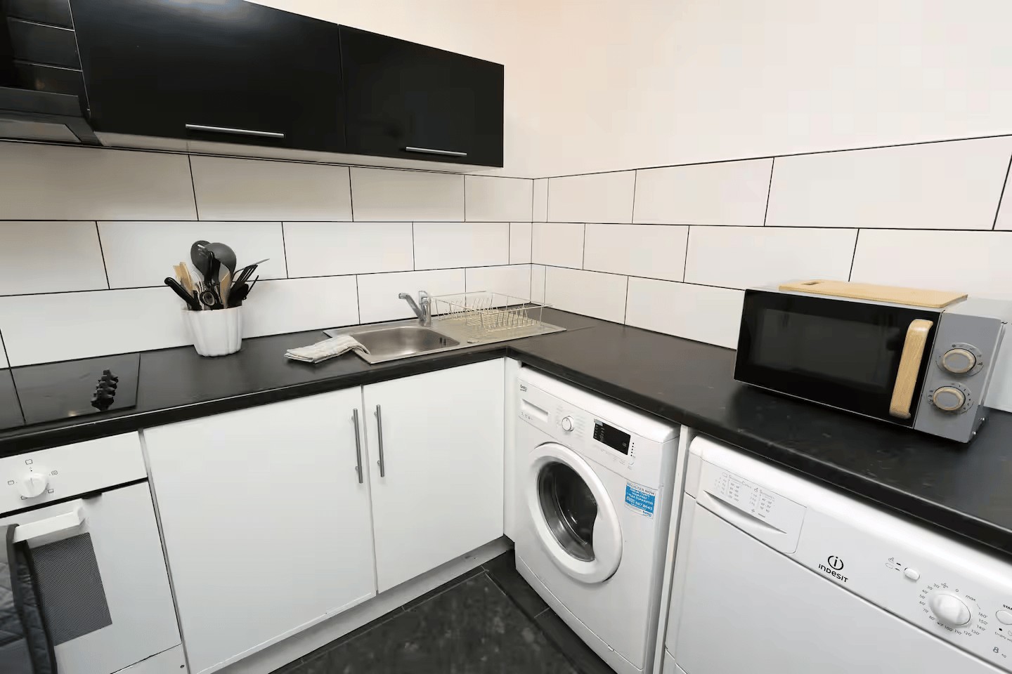 1 Bed Flat, Connaught Road, CF24, N1 7GU photo 4