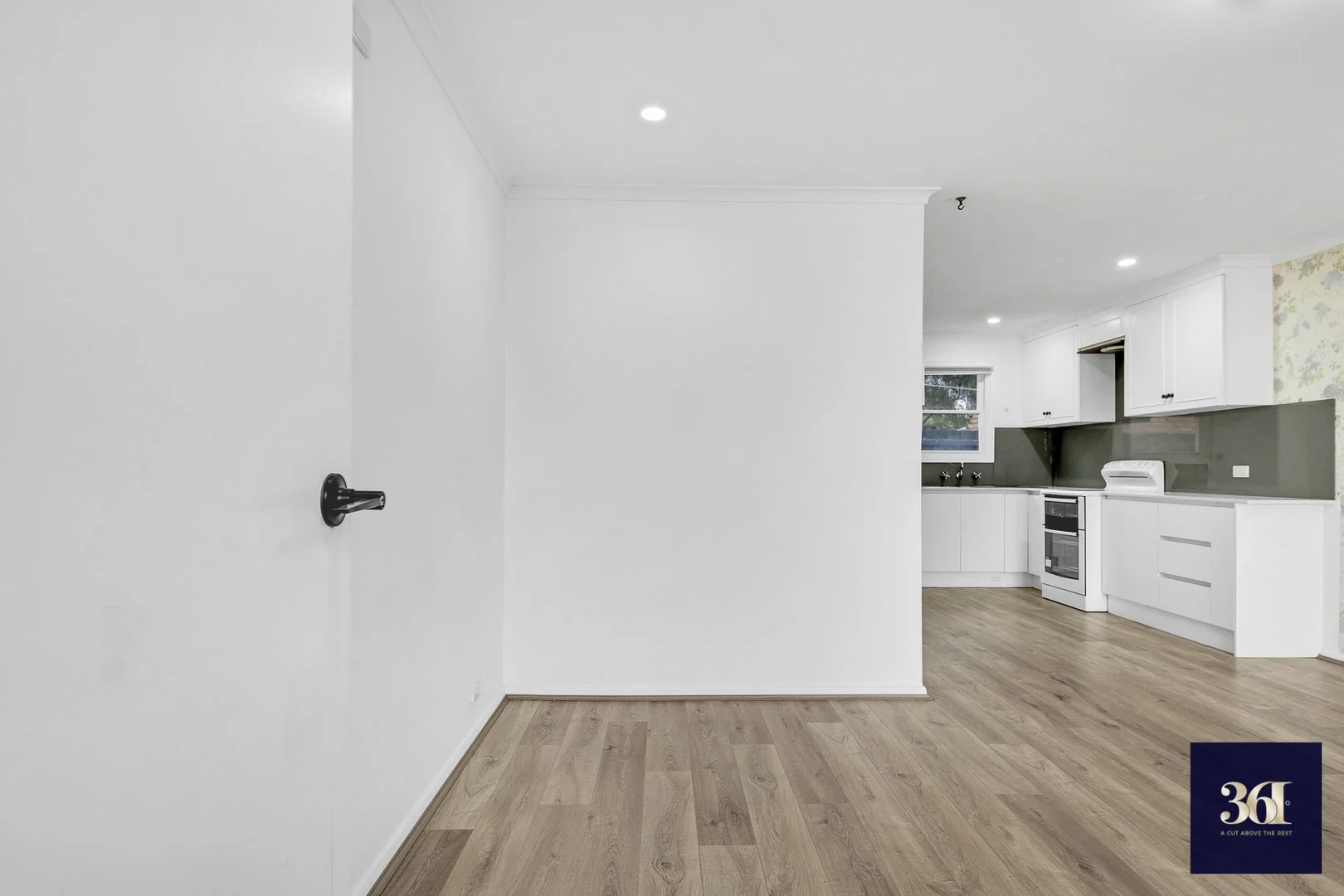 Additional image 3 of 2/2 Railway Avenue, Werribee VIC 3030