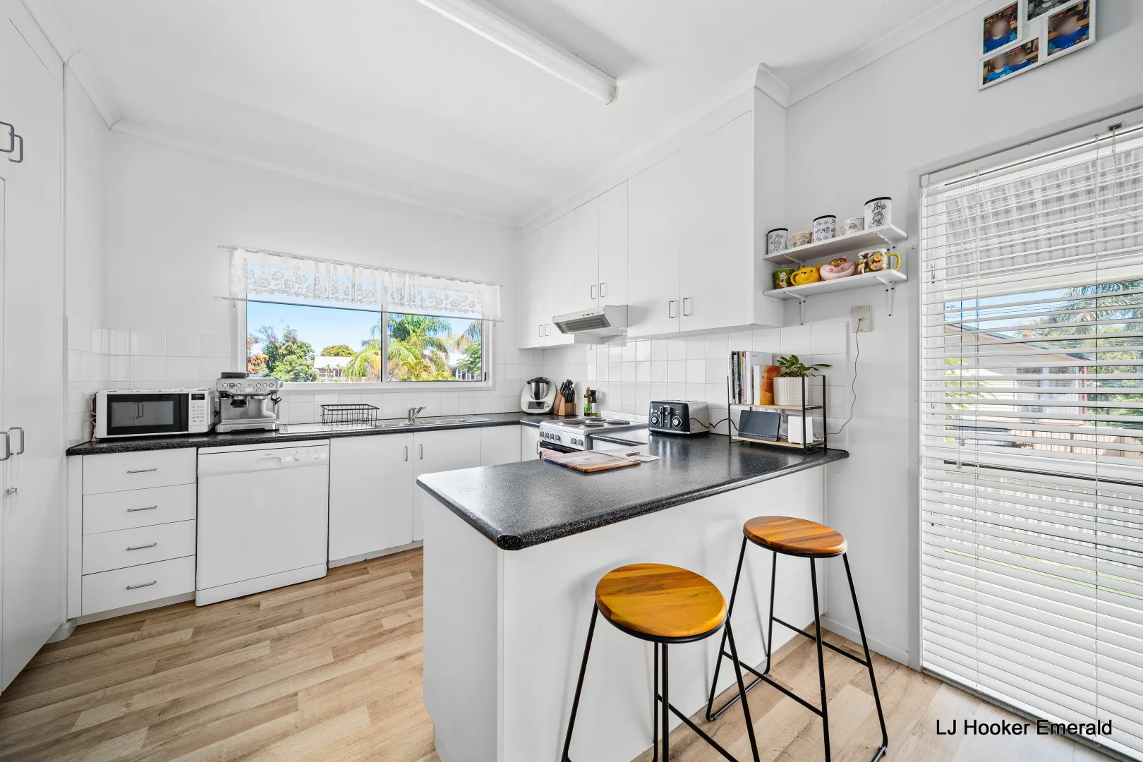 11 Roseanne Road, Emerald QLD 4720 photo 4