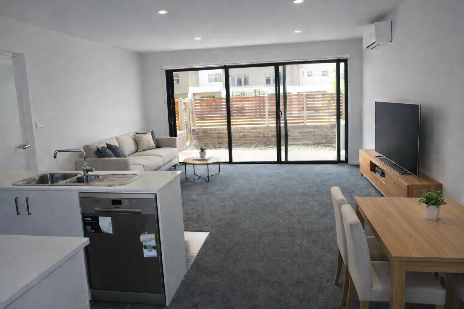 24/39 Jerrabomberra Avenue, Narrabundah ACT 2604