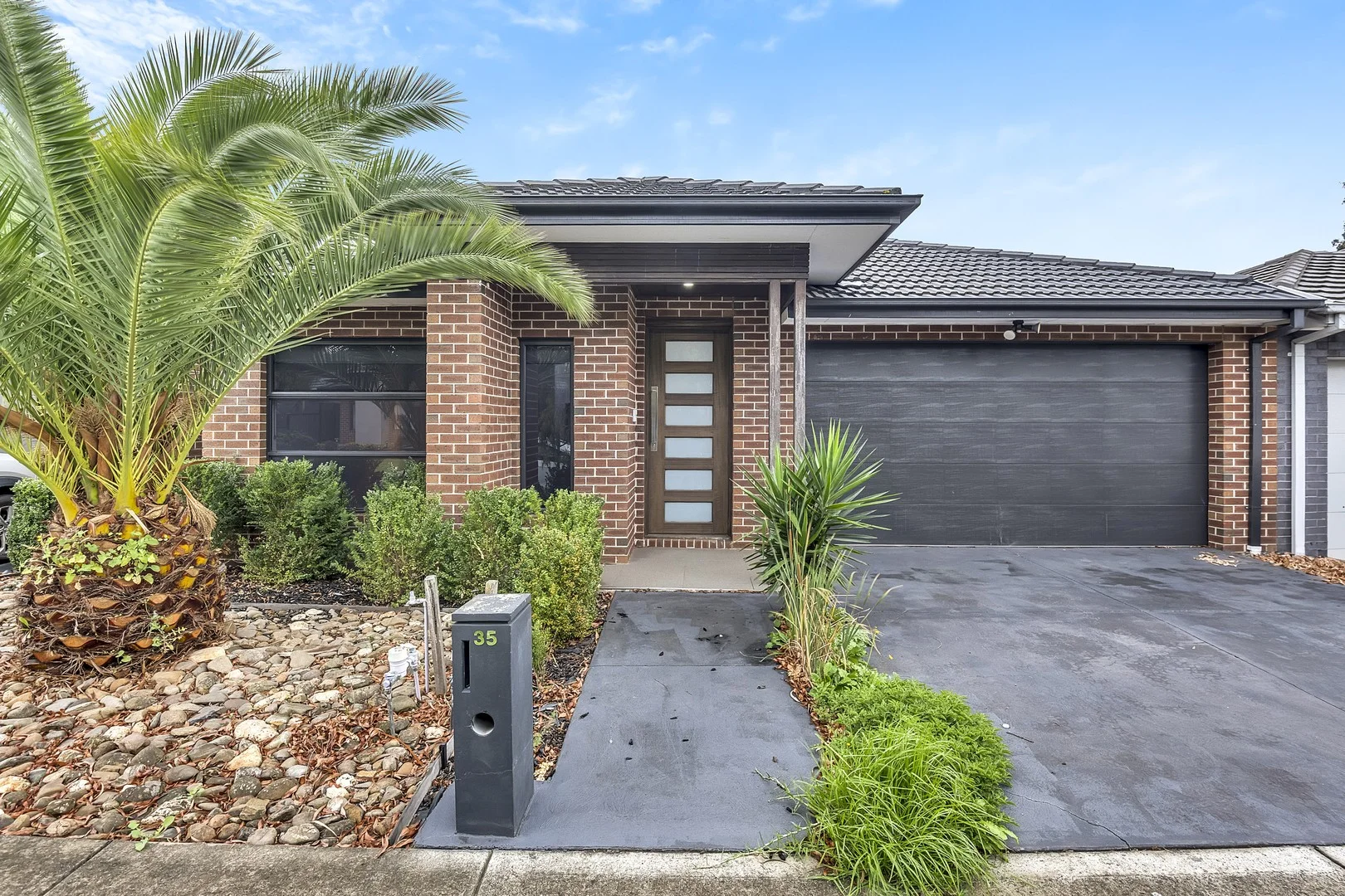 35 Lemon Myrtle Way, Craigieburn VIC 3064