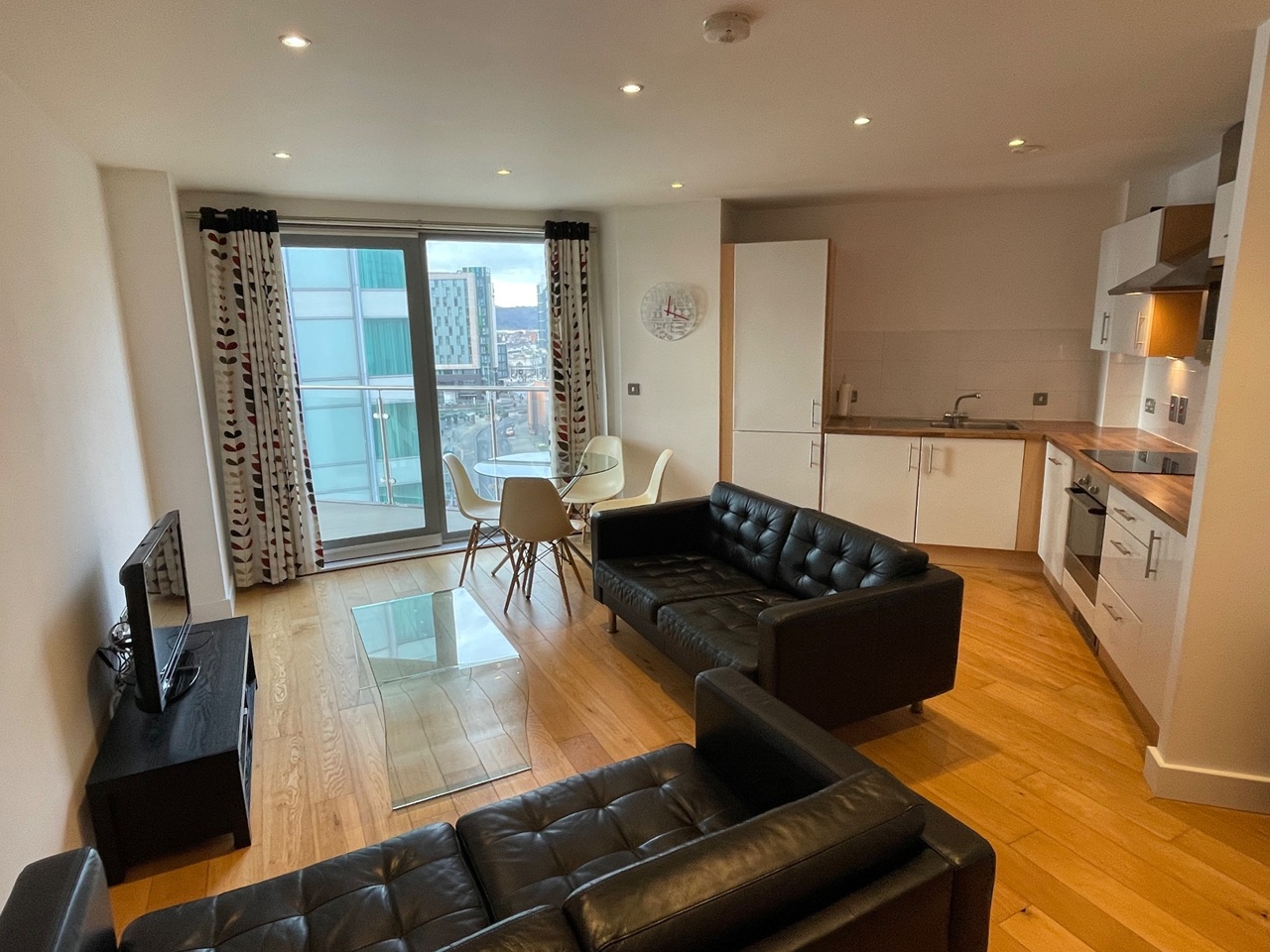 2 Bed Flat, Bute Terrace, CF10, N1 7GU