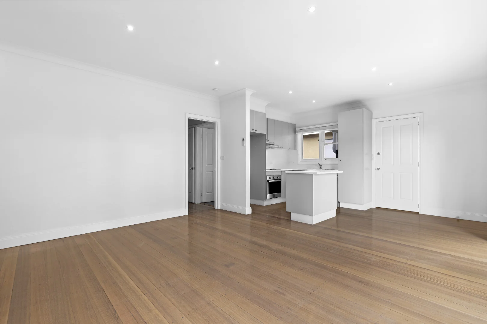 2/5 Harrow Close, Belmont VIC 3216 photo 4